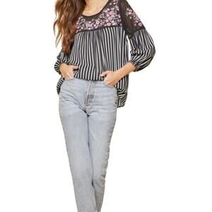 Savanna Jane Womens Floral Embroidered & Stripe Long Sleeve Top Size Small NWT